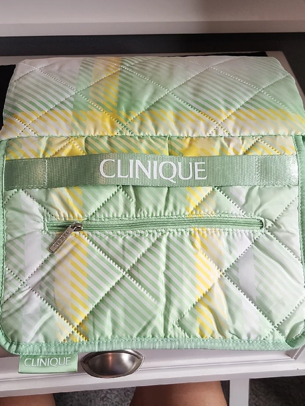 New Clinique Quilted Travel Picnic Blanket in Mint Green & Yellow With Handle